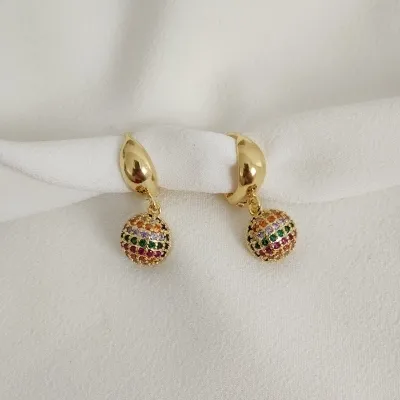Brinco Argola Pingente Meia Esfera Colorido banhado Ouro 18k