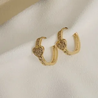 ARGOLA DE CORAÇÃO COM MICROZIRCONIA