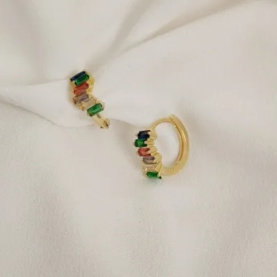 BRINCO ARGOLA CRAVEJADA COM ZIRCÔNIA