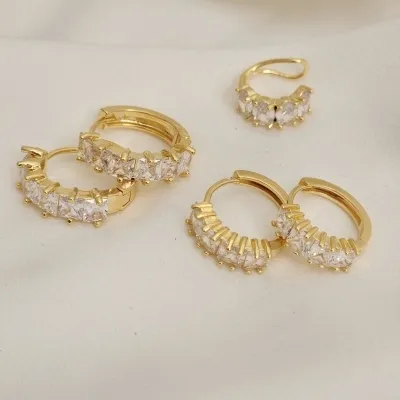 BRINCO ARGOLA DUPLA ZIRCÔNIA COM PIERCING