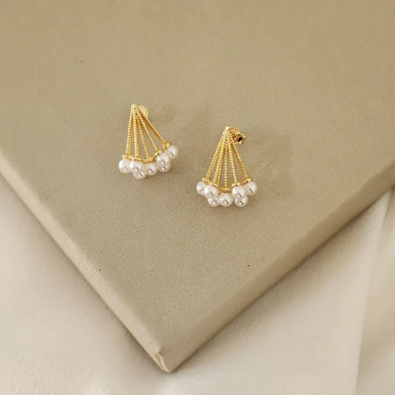 Brinco Delicado Micropérolas banhado Ouro 18k