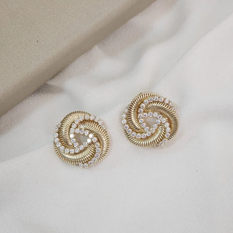 Brinco Detalhe Nó Fio Malha Zircônia banhado Ouro 18k