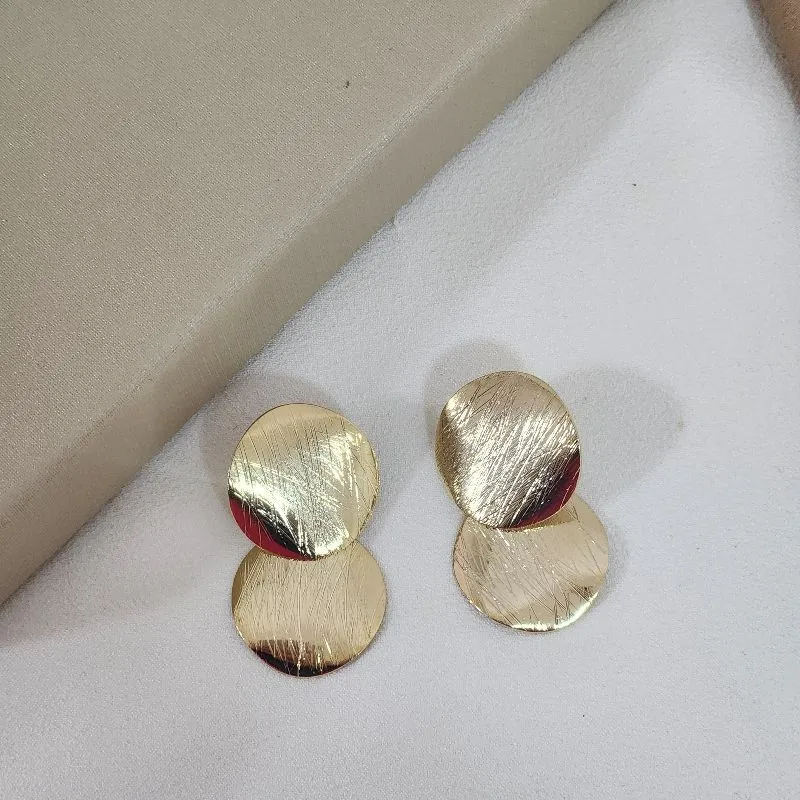 Brinco Duplo Metal Escovado banhado Ouro 18k