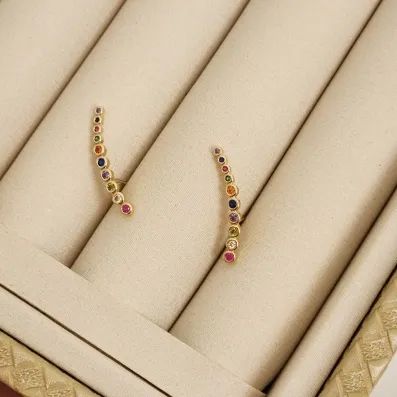 BRINCO EARCUFF  COM MICROZIRCÔNIA