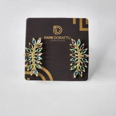 BRINCO EARCUFF PEDRAS