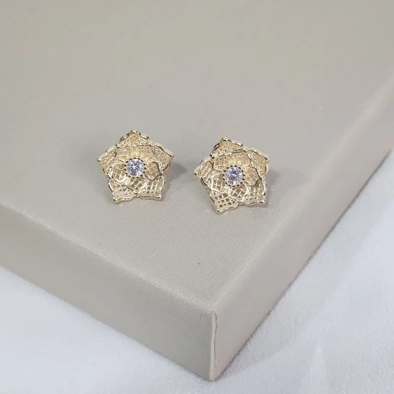 Brinco Flor Delicado Metal Trabalhado banhado Ouro 18k