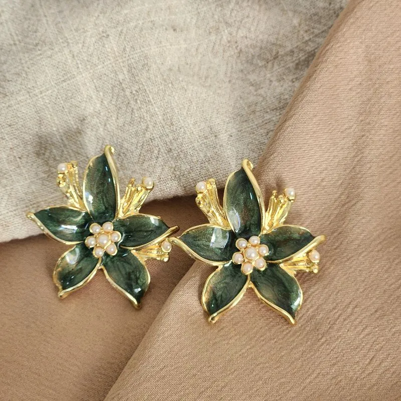 Brinco Flor Madrepérola Verde