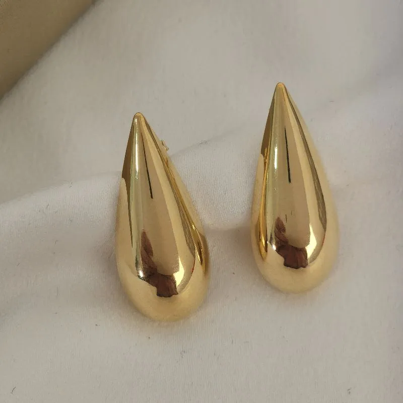 Brinco Gota Liso banhado Ouro 18k