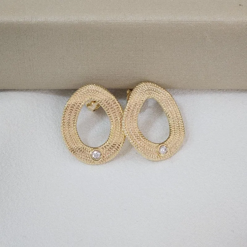 Brinco Oval Zircônia