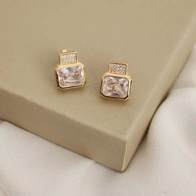 Brinco Pedra Zircônia Cravejado Microzirconia banhado Ouro 18k
