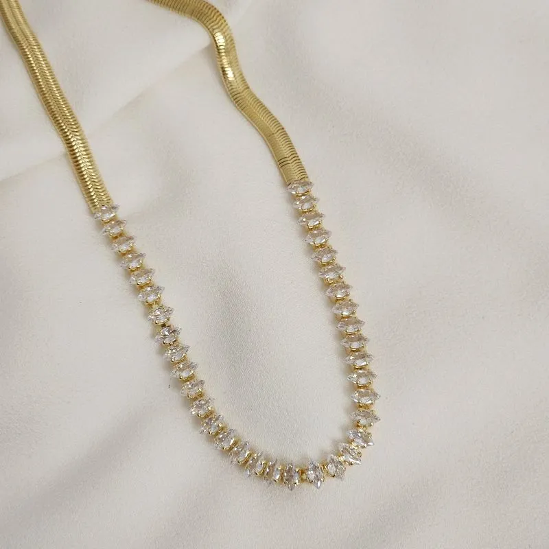 Choker Corrente Maleável Zircônia Navete banhado Ouro 18k