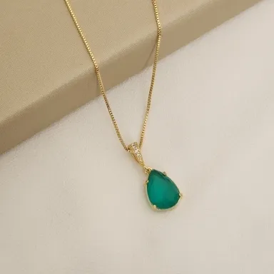 COLAR COM PINGENTE EM GOTA