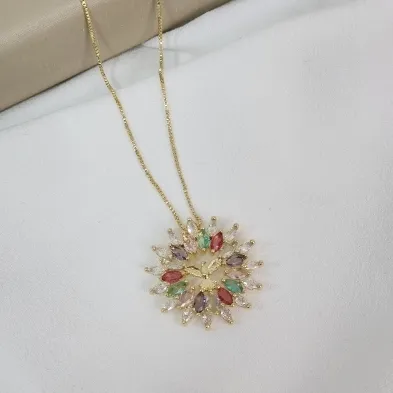 Colar com pingente redondo com zircônia navete colorida  banhado Ouro 18k
