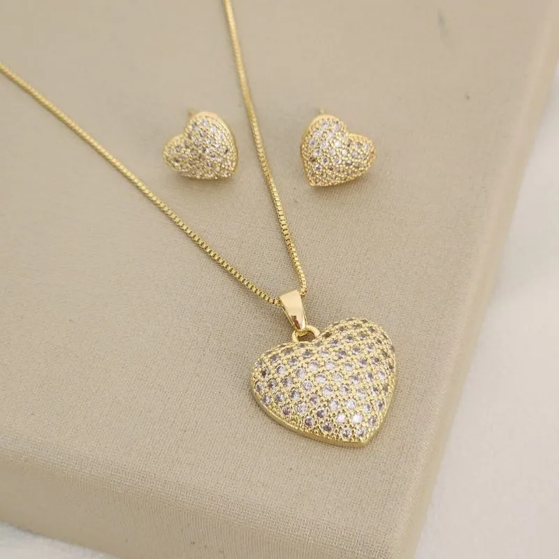 Conjunto Coração Cravejado banhado Ouro 18k