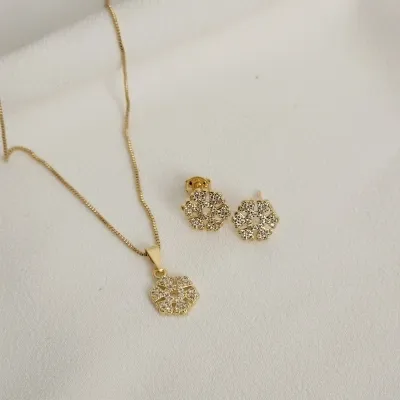CONJUNTO CRAVEJADO COM ZIRCÔNIA