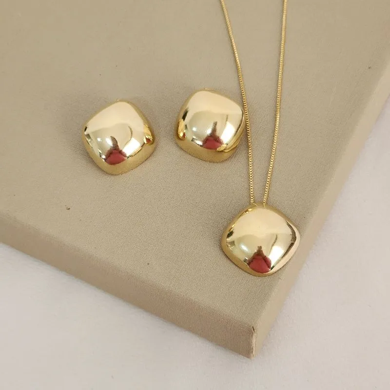 Conjunto Liso Quadrado banhado Ouro 18k