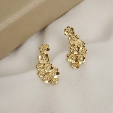 EARCUFF DELICADO DE FLOR COM MICROZIRCONIA