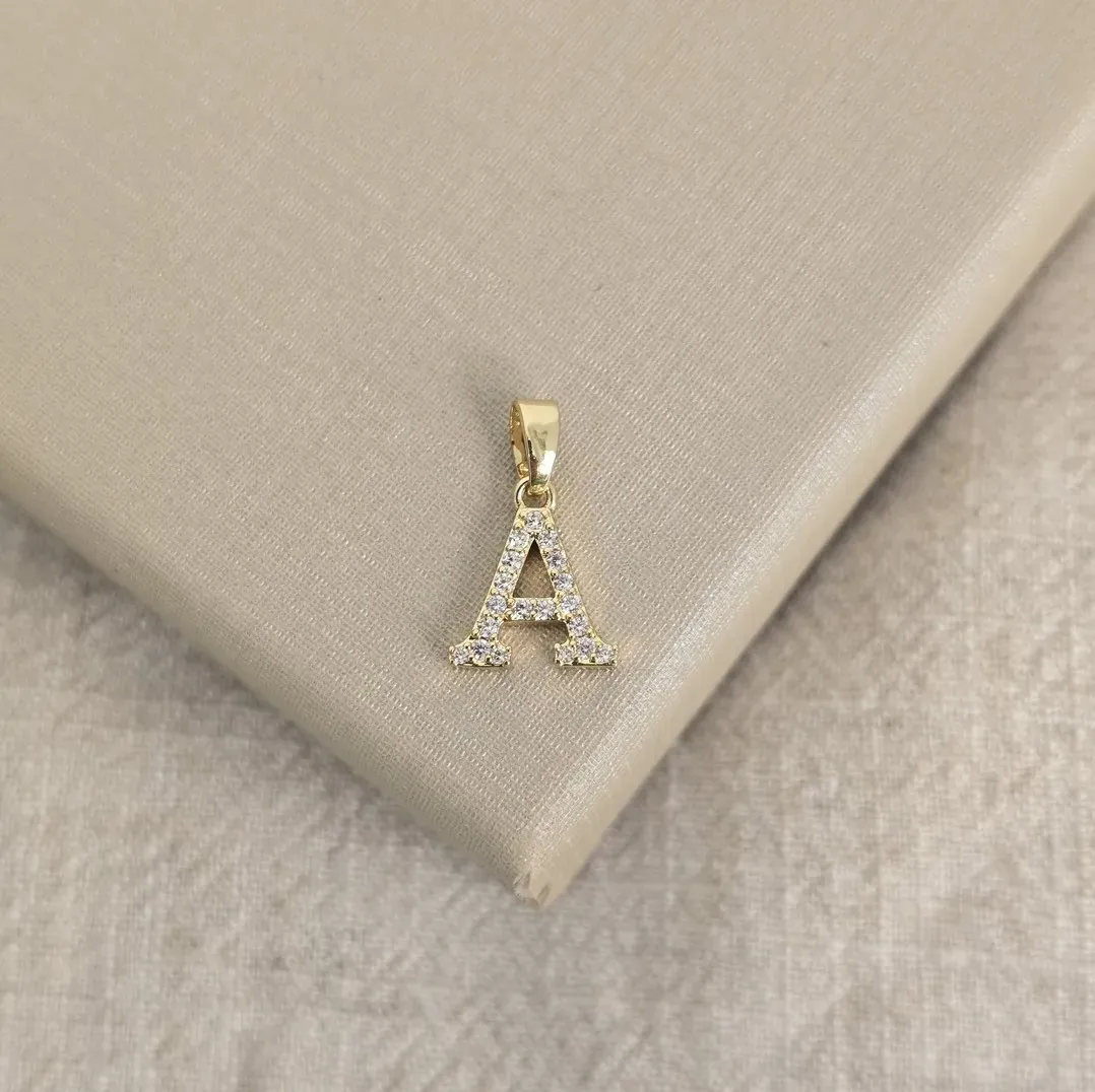 Pingente Letra Zircônia banhado Ouro 18k