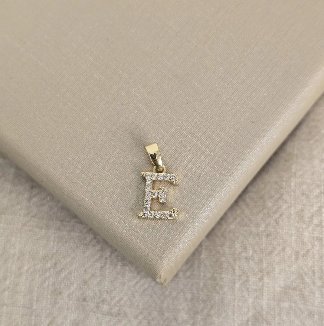 Pingente Letra Zircônia banhado Ouro 18k