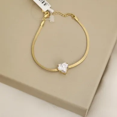 PULSEIRA FITA COM PINGENTE DE CORAÇÃO