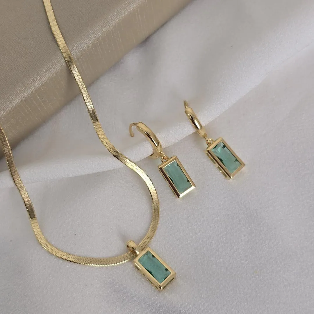Conjunto Corrente Maleavel Detalhe em Pedras