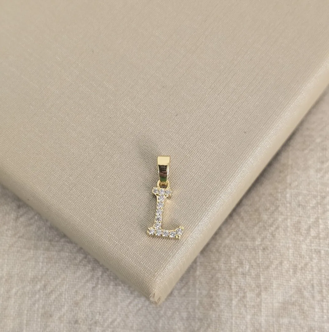 Pingente Letra Zircônia banhado Ouro 18k