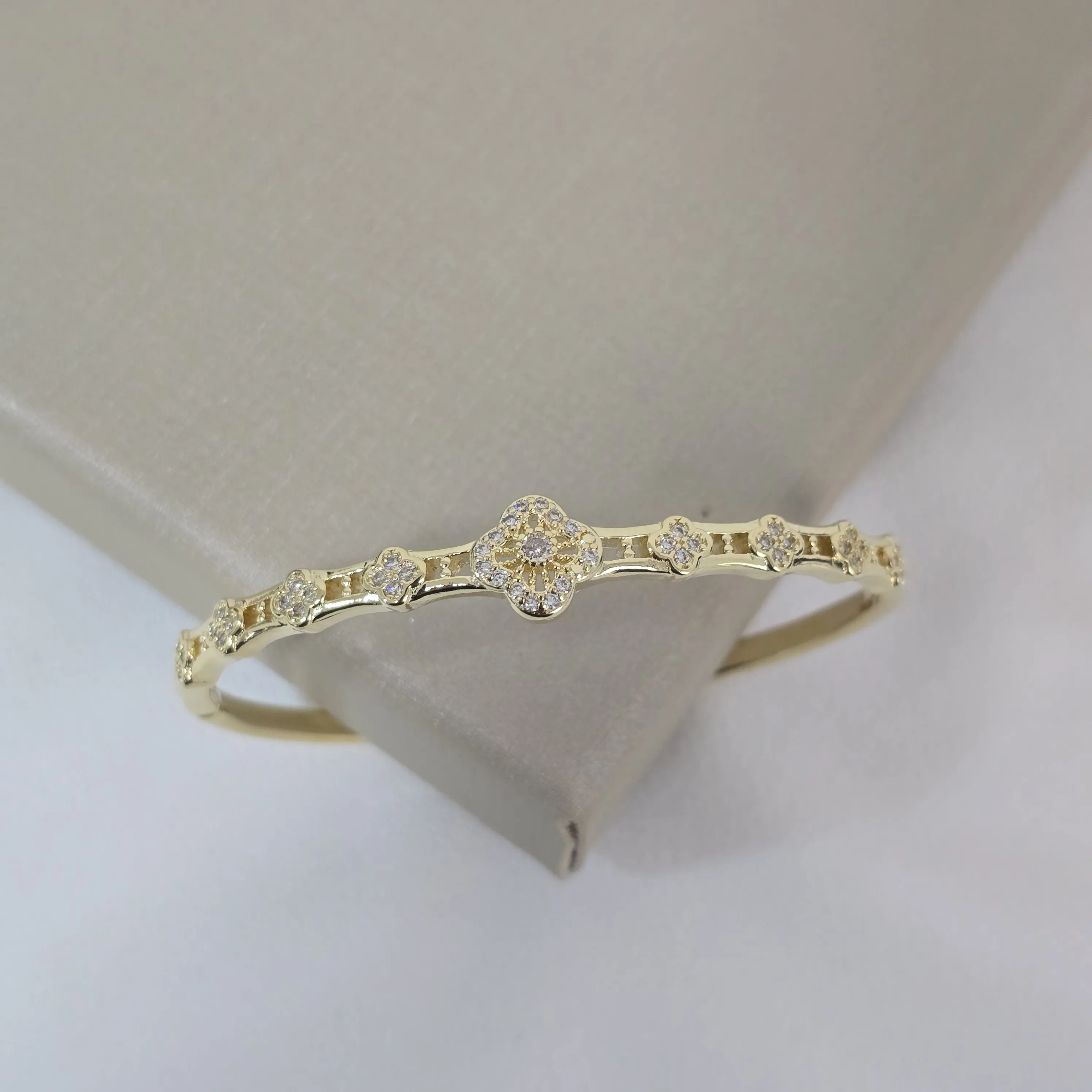 Bracelete Delicado Van Cleef Zircônia