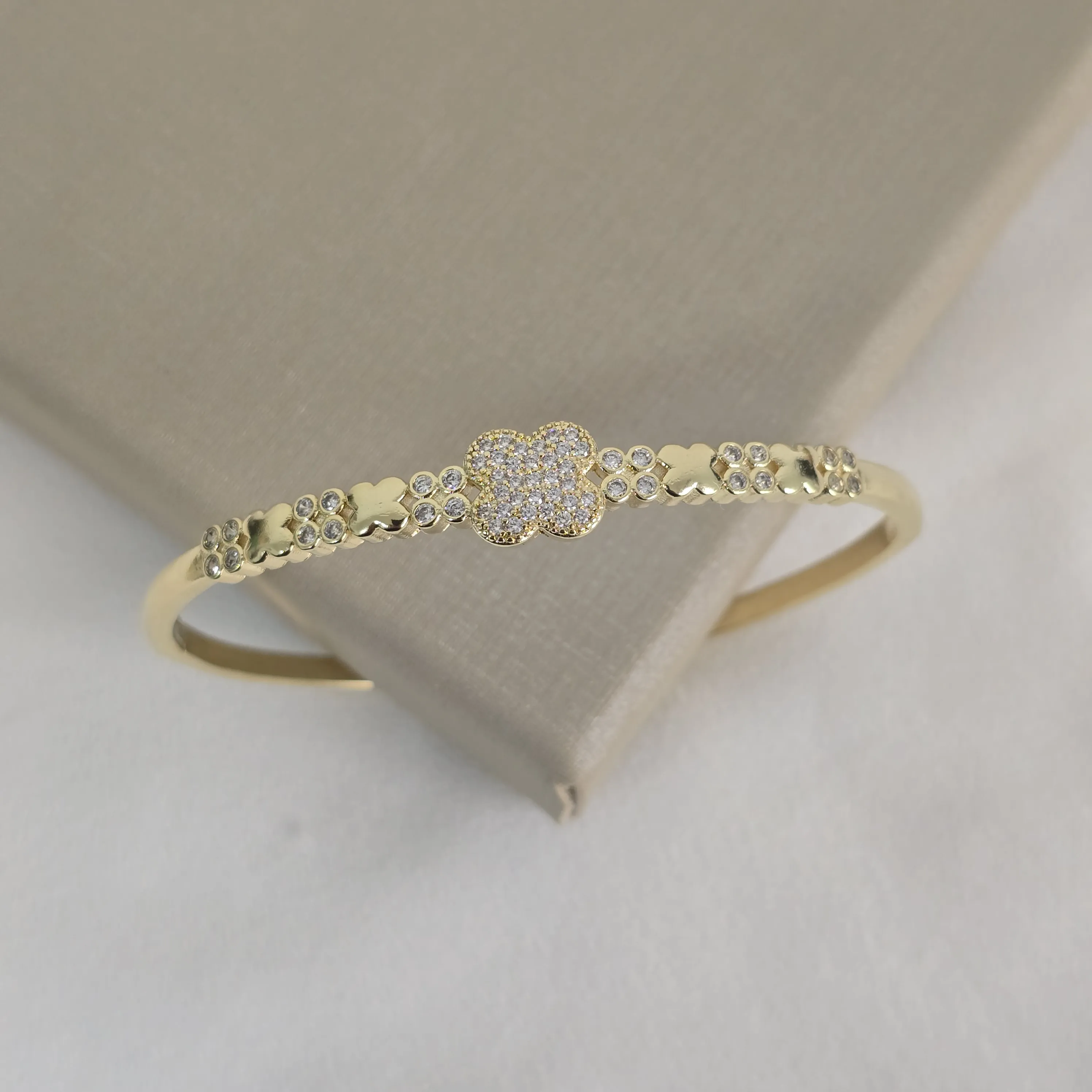 Bracelete Delicado Van Cleef Zircônia