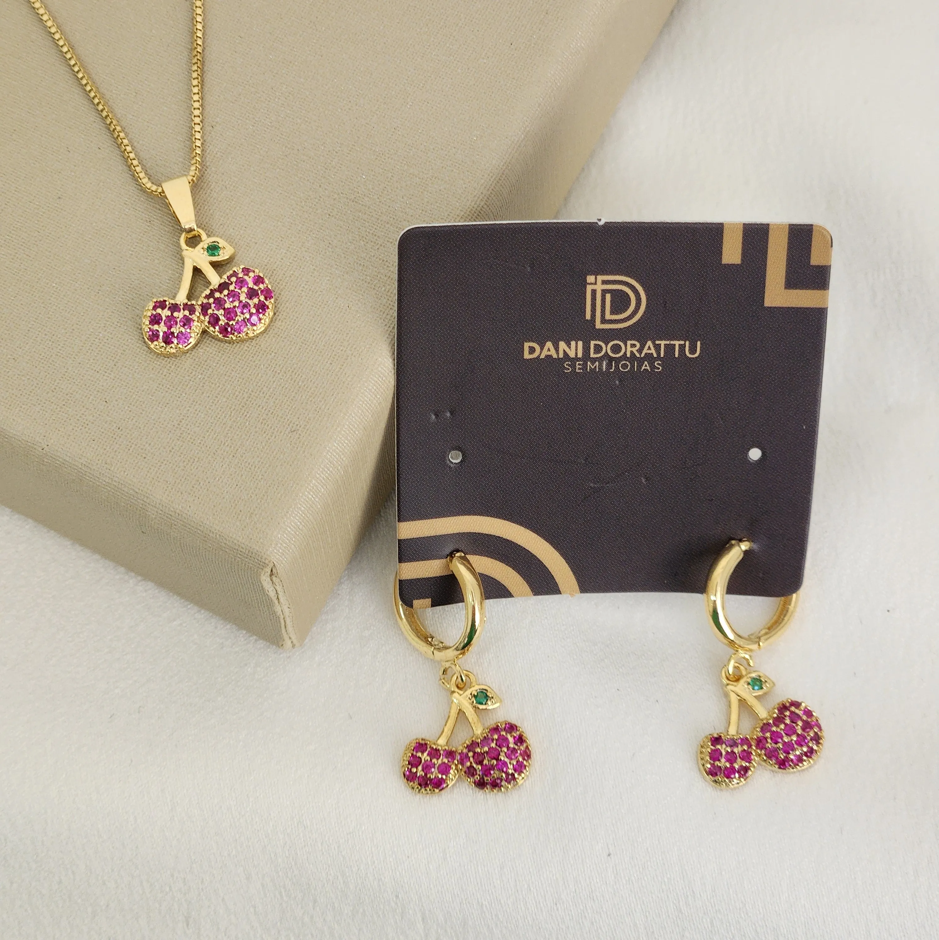 COLAR CRAVEJADO ZIRCONIA