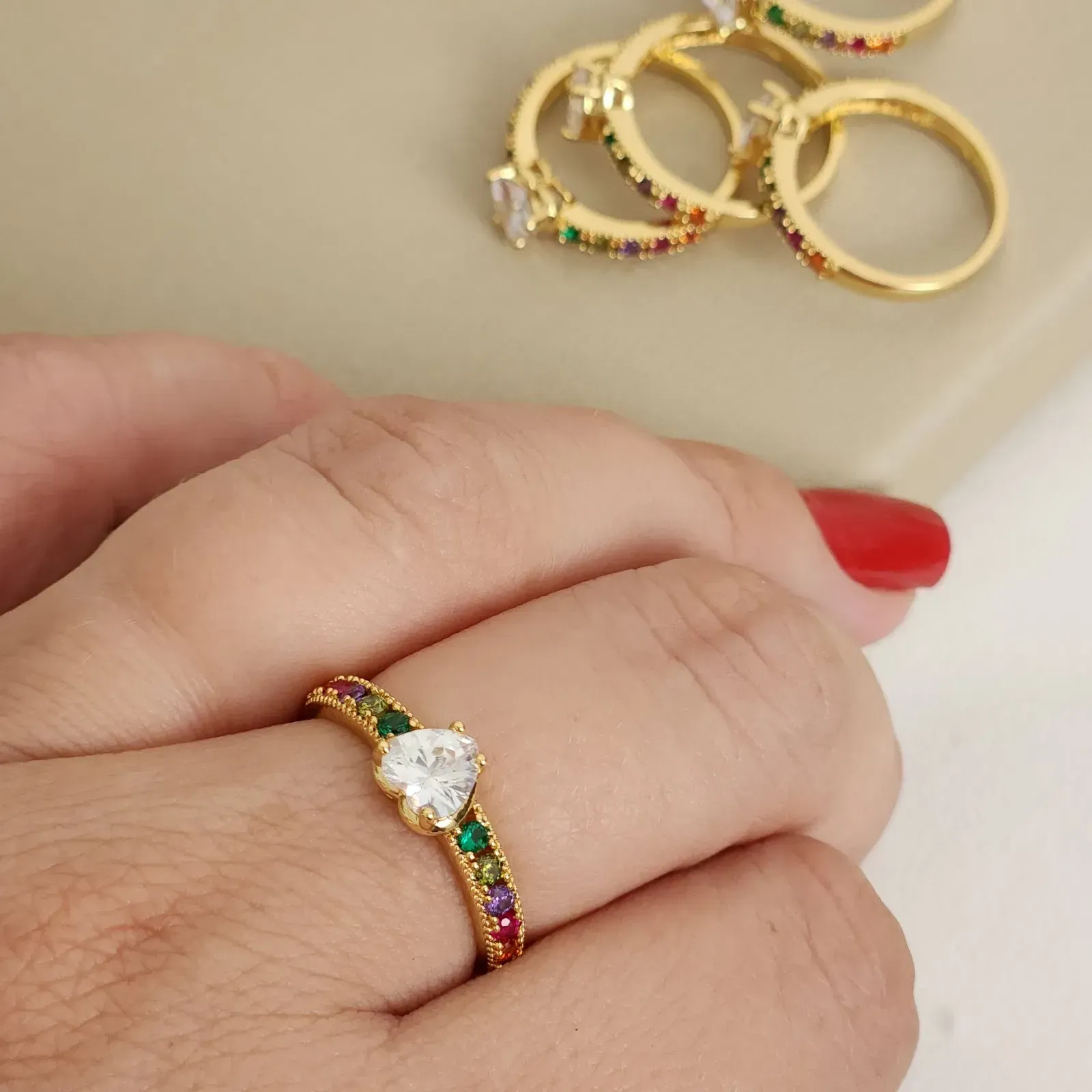 ANEL CORAÇÃO CRAVEJADO ZIRCÔNIA COLORIDA