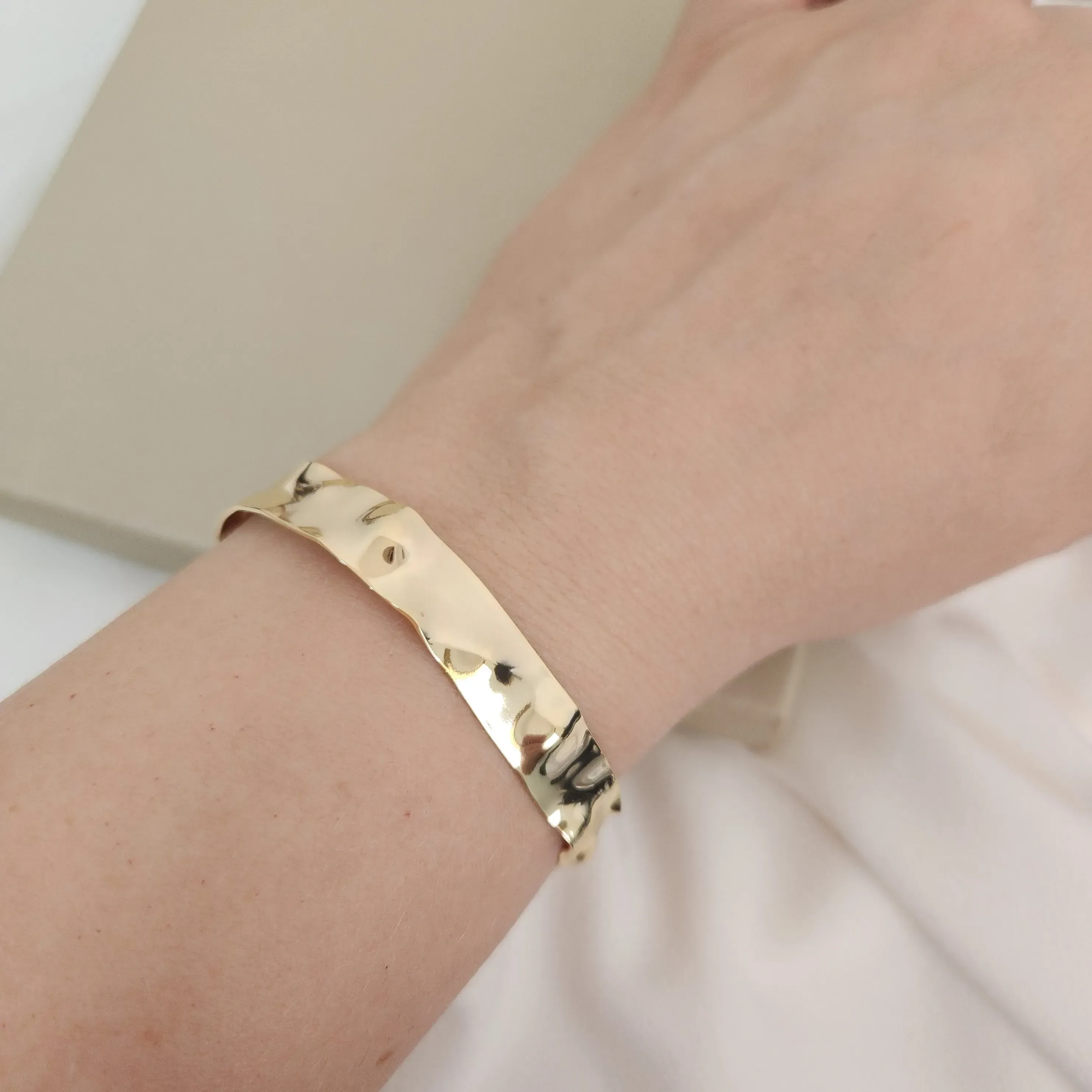 Bracelete metal martelado