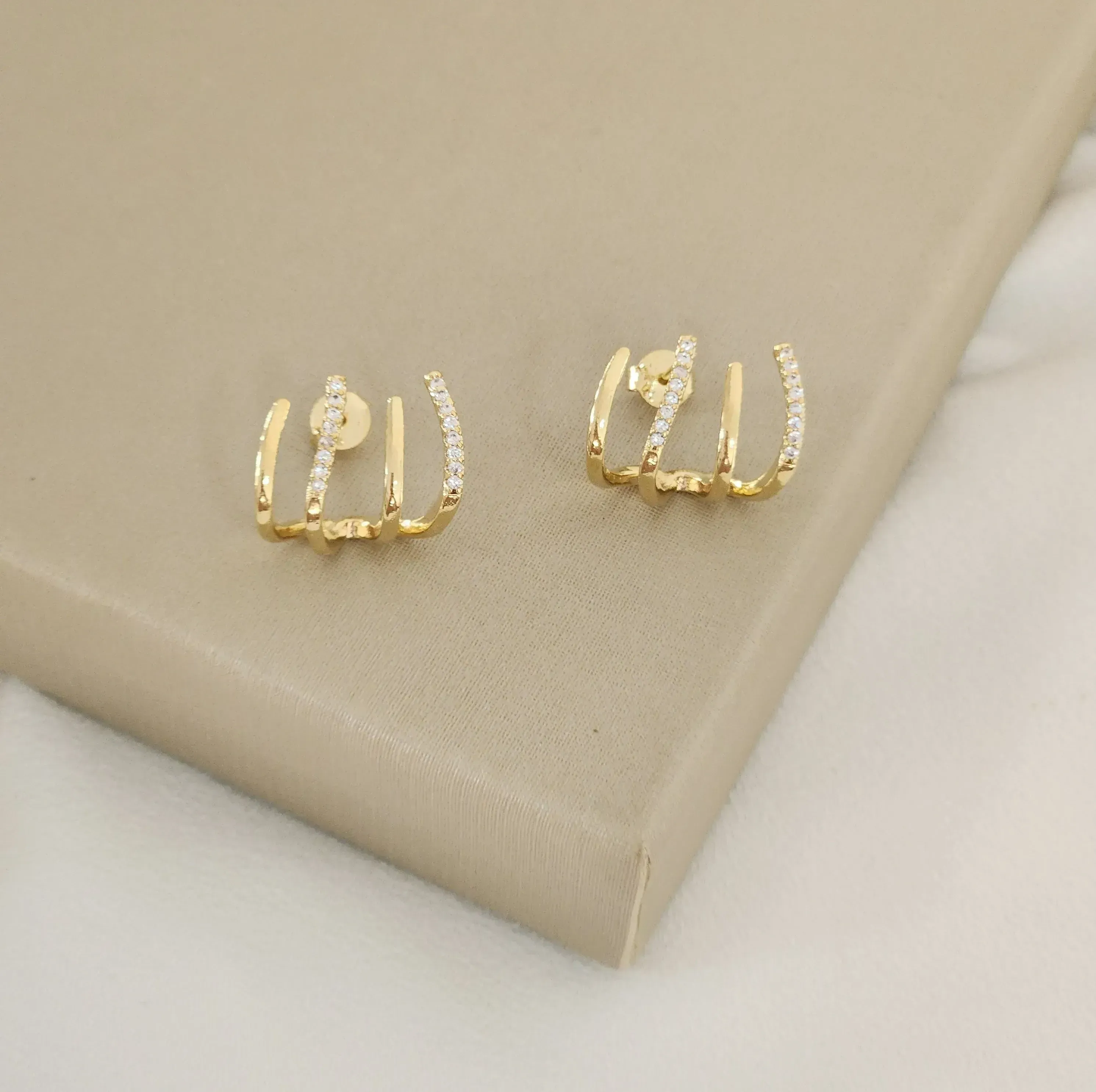 Brinco Quatro Fios Zircônia banhado Ouro 18k