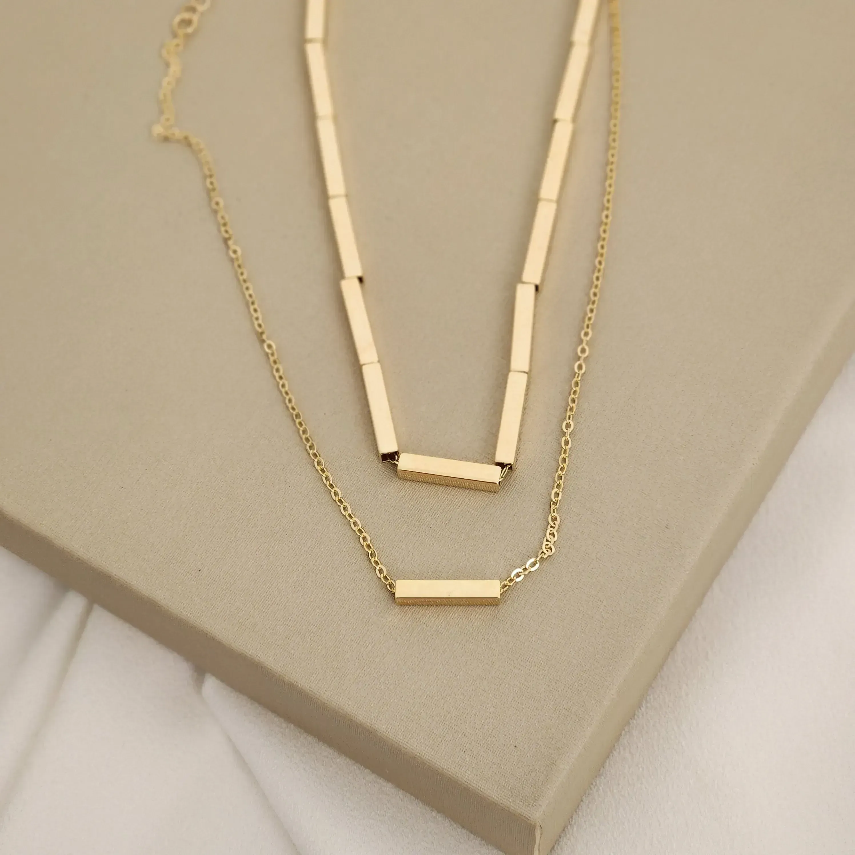 Colar Duplo detalhes Geométricos banhado Ouro 18k