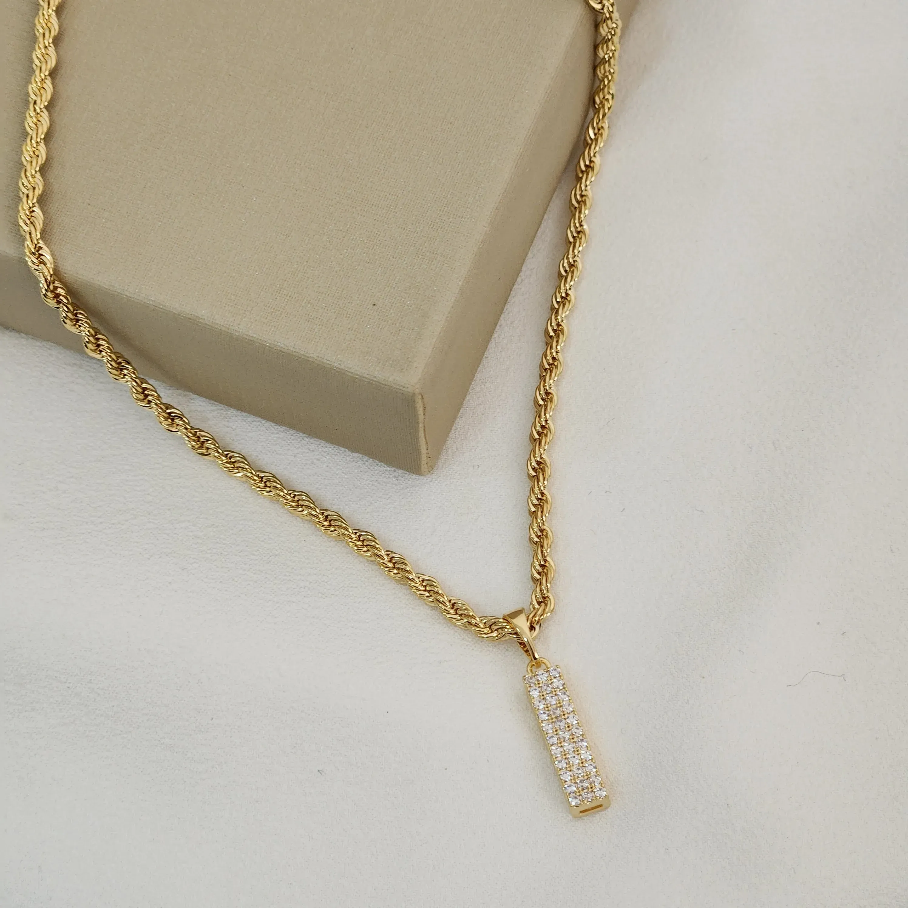 Colar  Zirconia