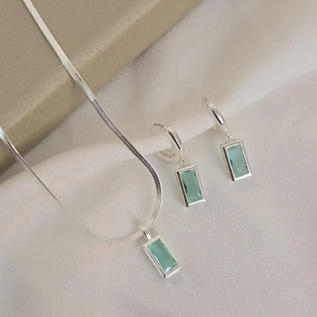 Conjunto Corrente Maleavel Detalhe em Pedras