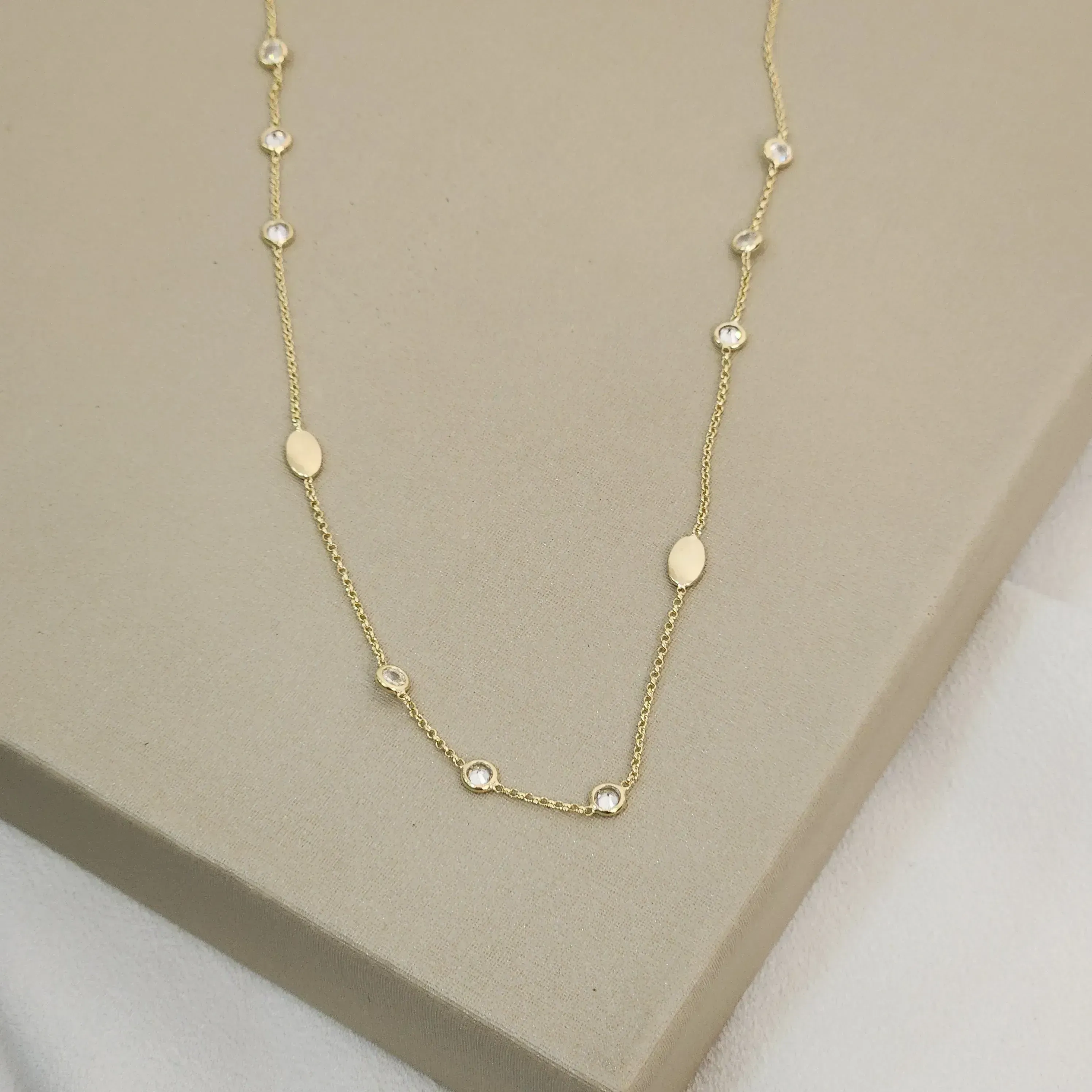 Gargantilha Corrente Fina Cristais Zircônia banhado Ouro 18k