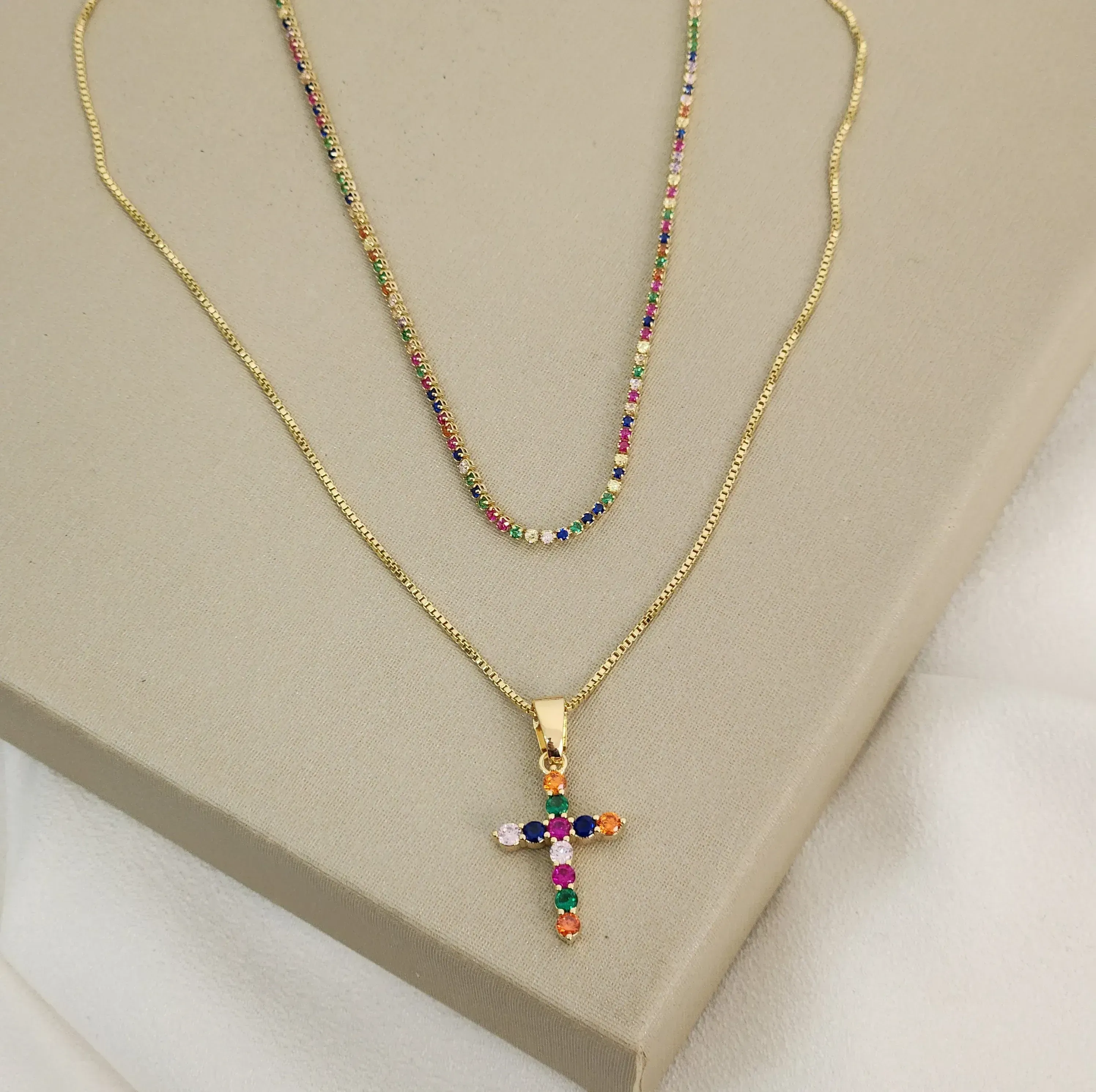 Mix Colar Riviera Colorida e Corrente Cruz banhado Ouro 18k