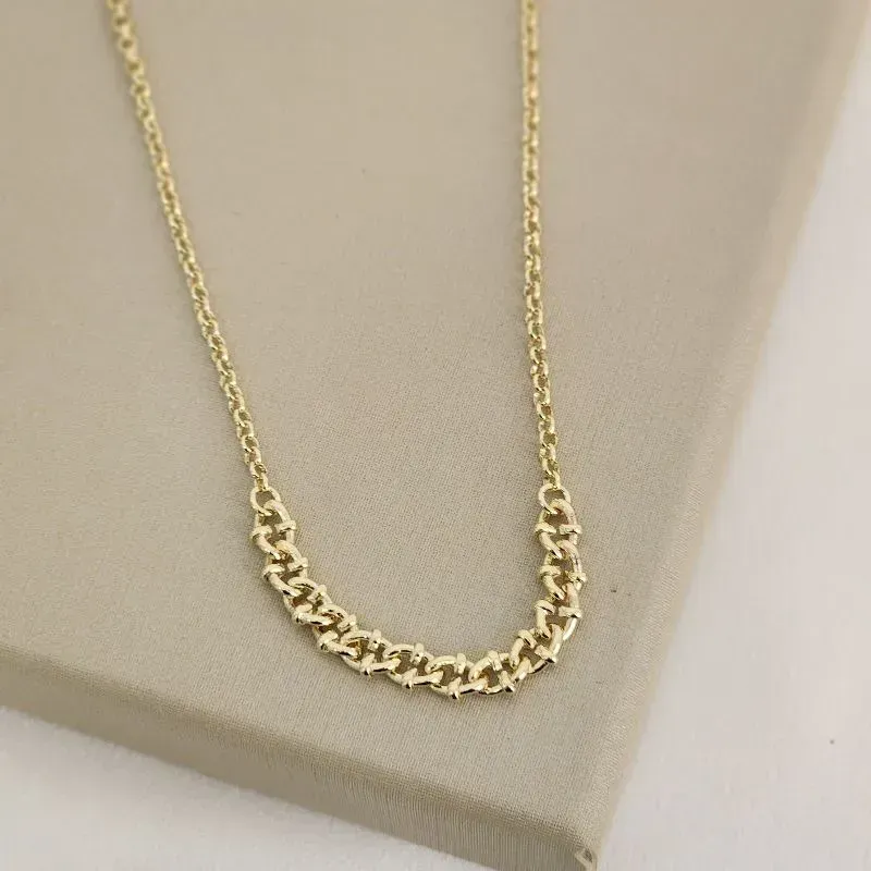 Choker Corrente Elo Português com Detalhes Torcidos
