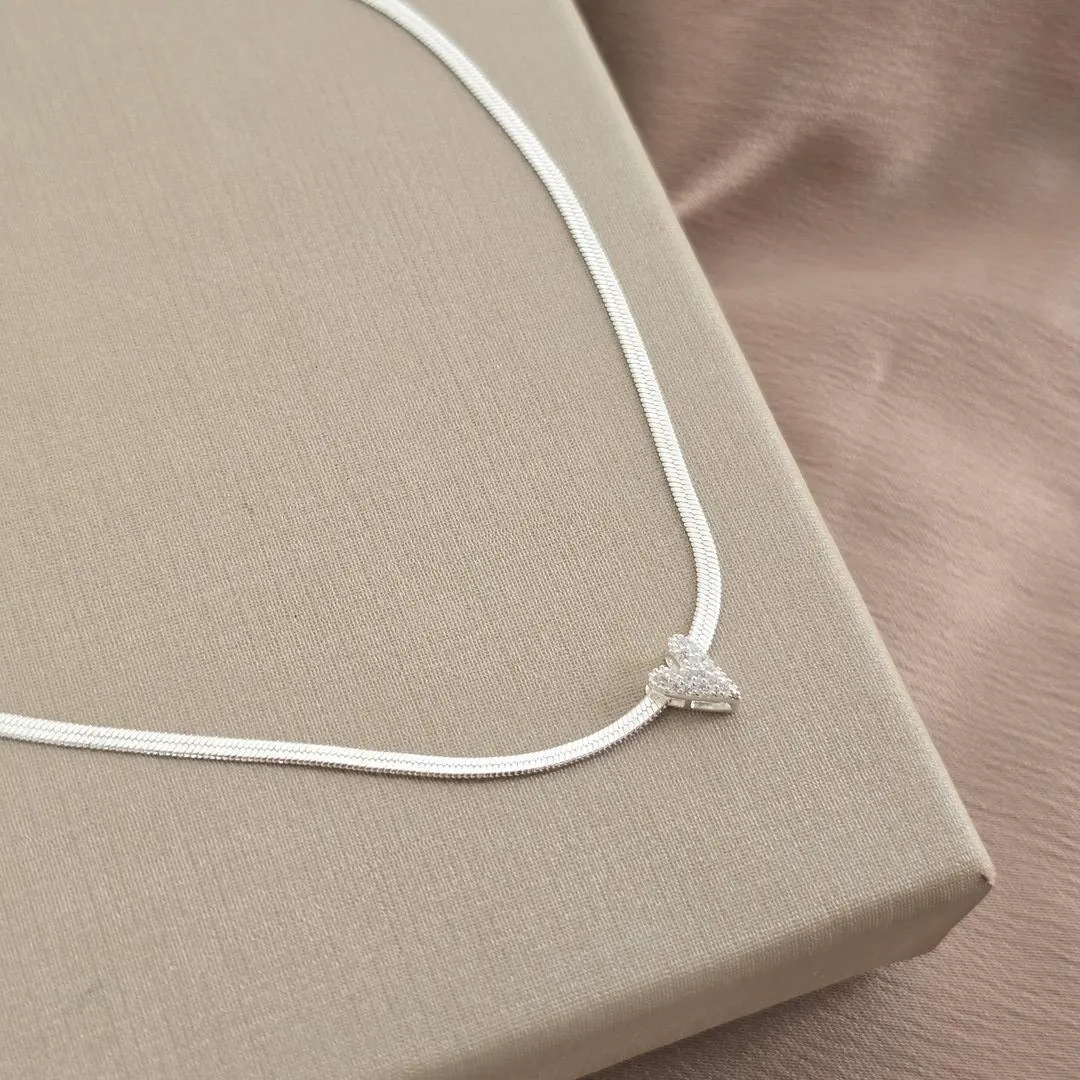 Choker Fita Coração de Zircônia