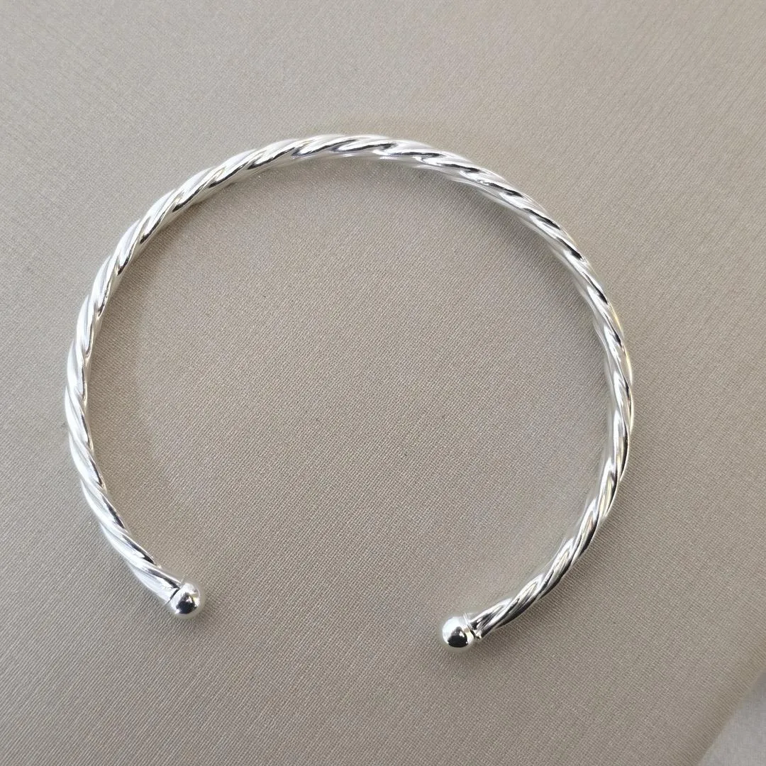 Bracelete Detalhado Torcido Orgânico