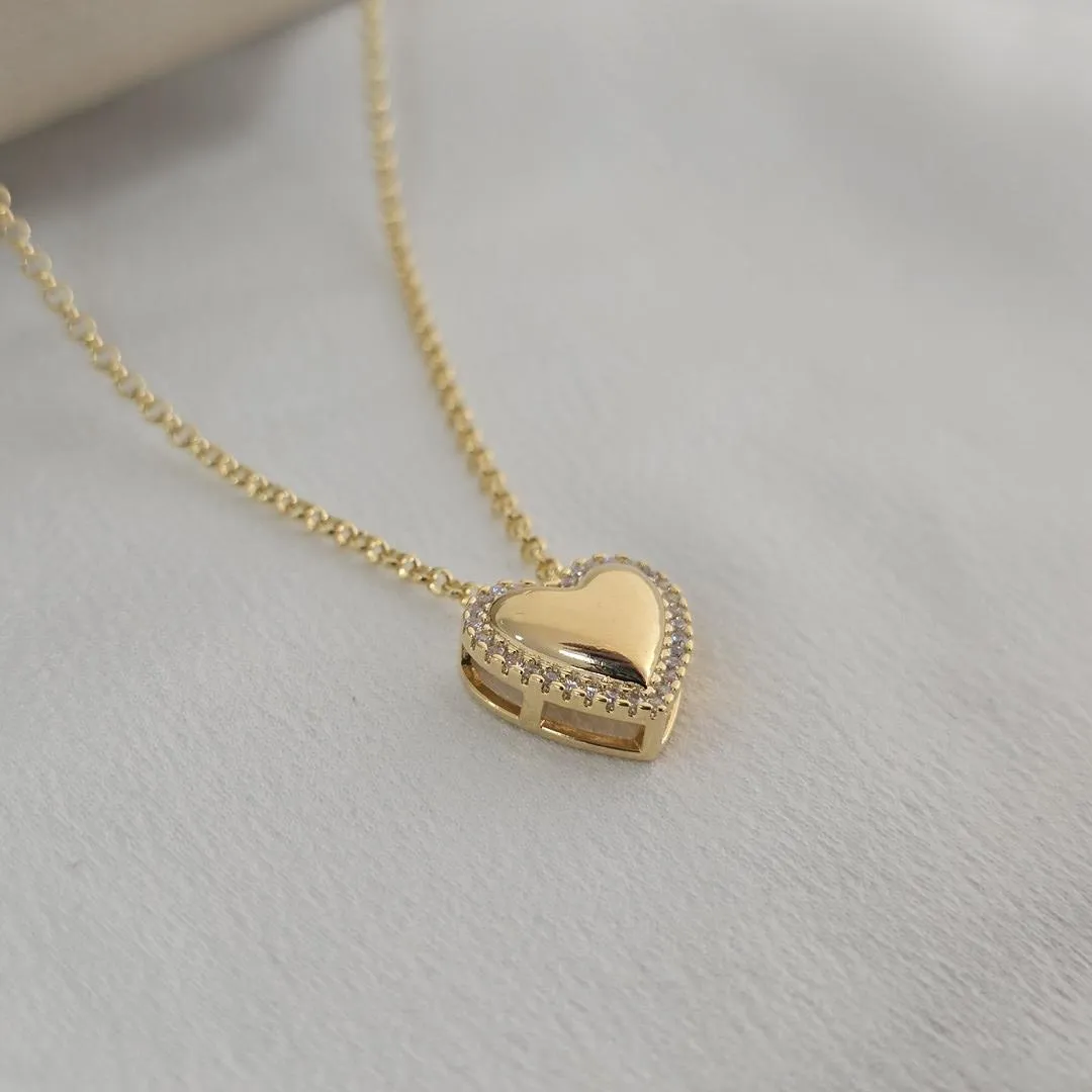 Colar Coração Liso com Detalhes Zircônia