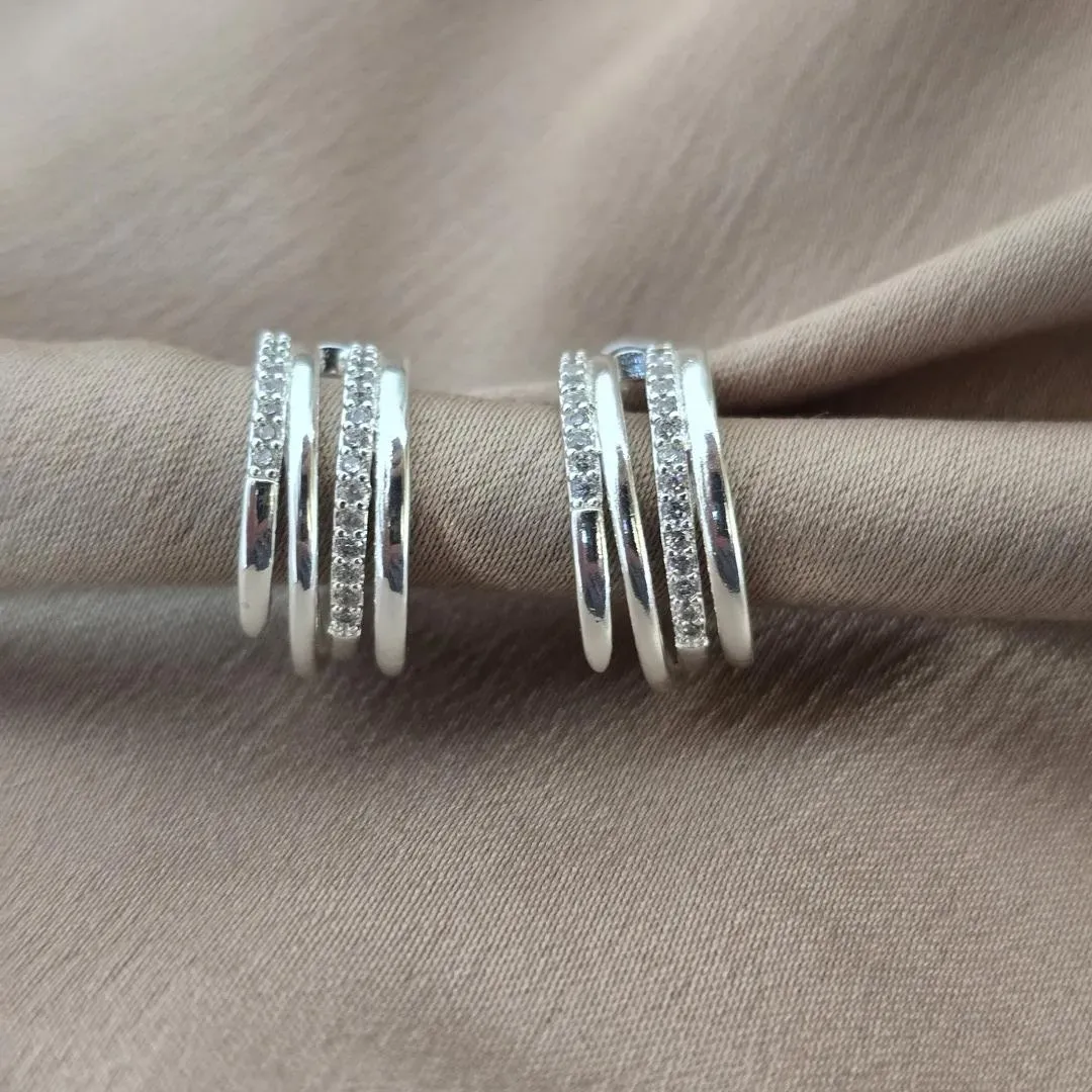 Brinco Meia Argola Zirconia