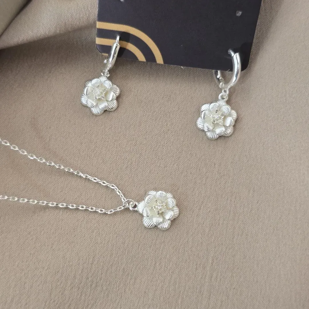 Conjunto Delicado Flor