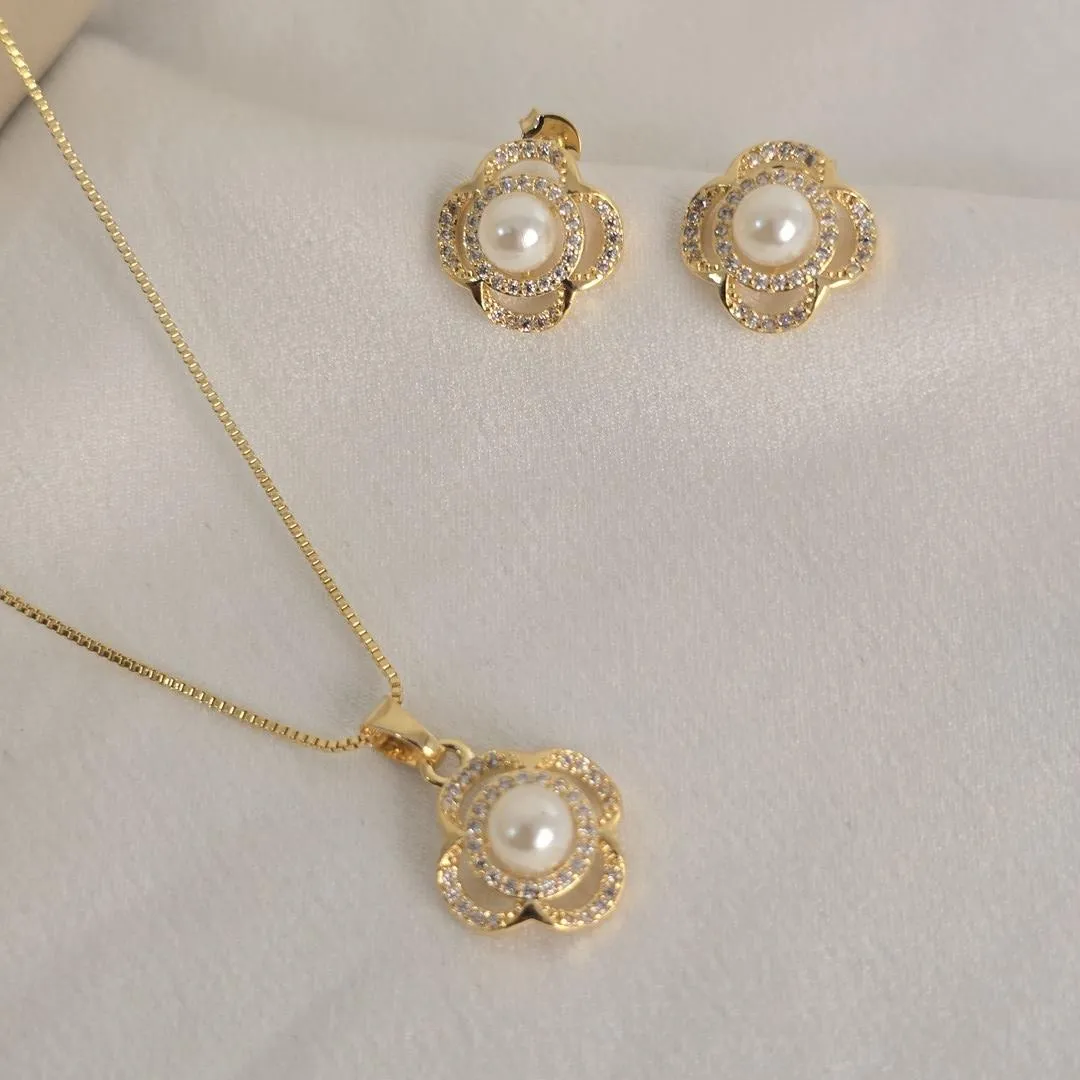 Conjunto Flor Perola e Zircônia