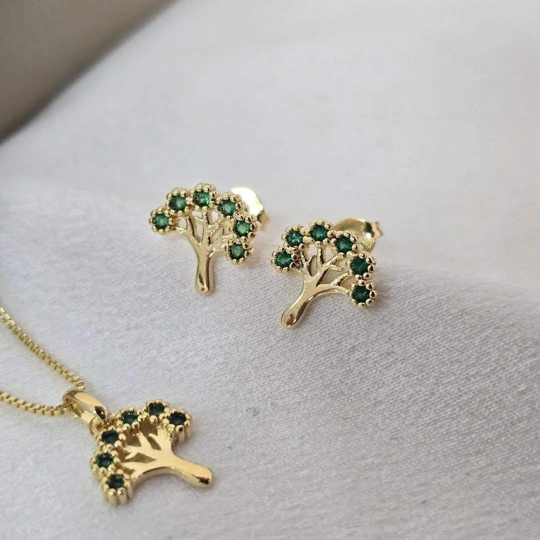 Conjunto Árvore Detalhe de Pedra