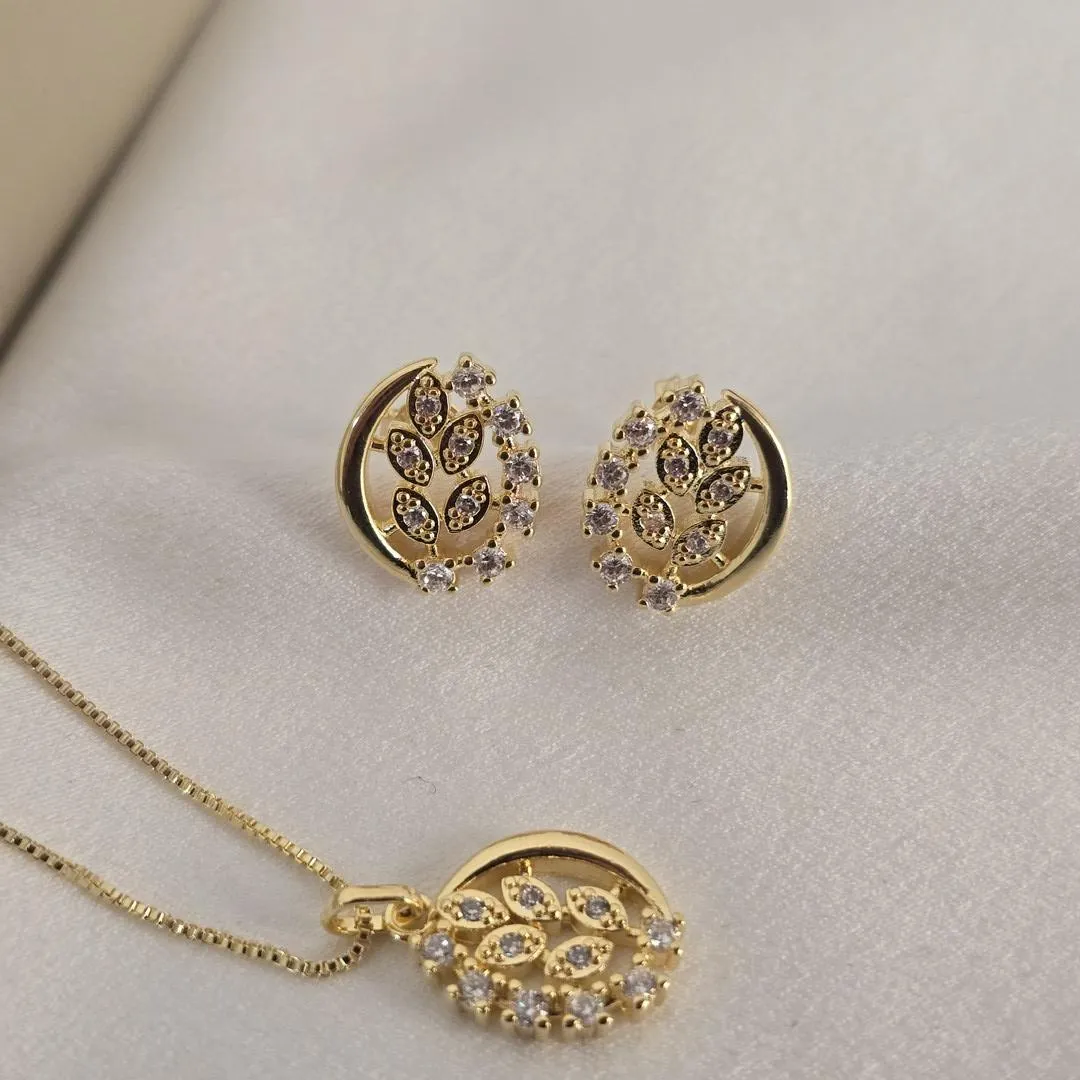 Conjunto Delicado Folhas Zircônia