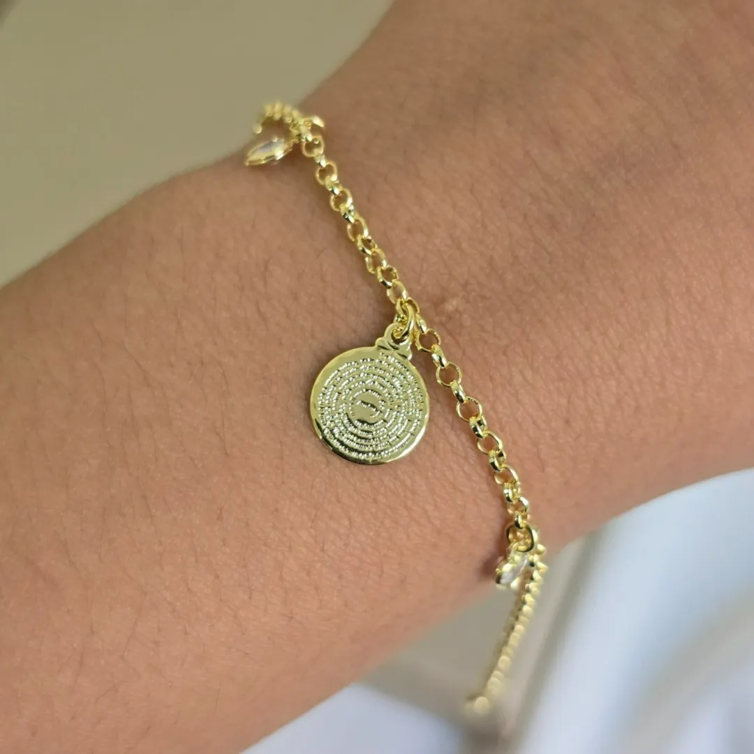 Pulseira Delicada Detalhes Liso e Zircônia