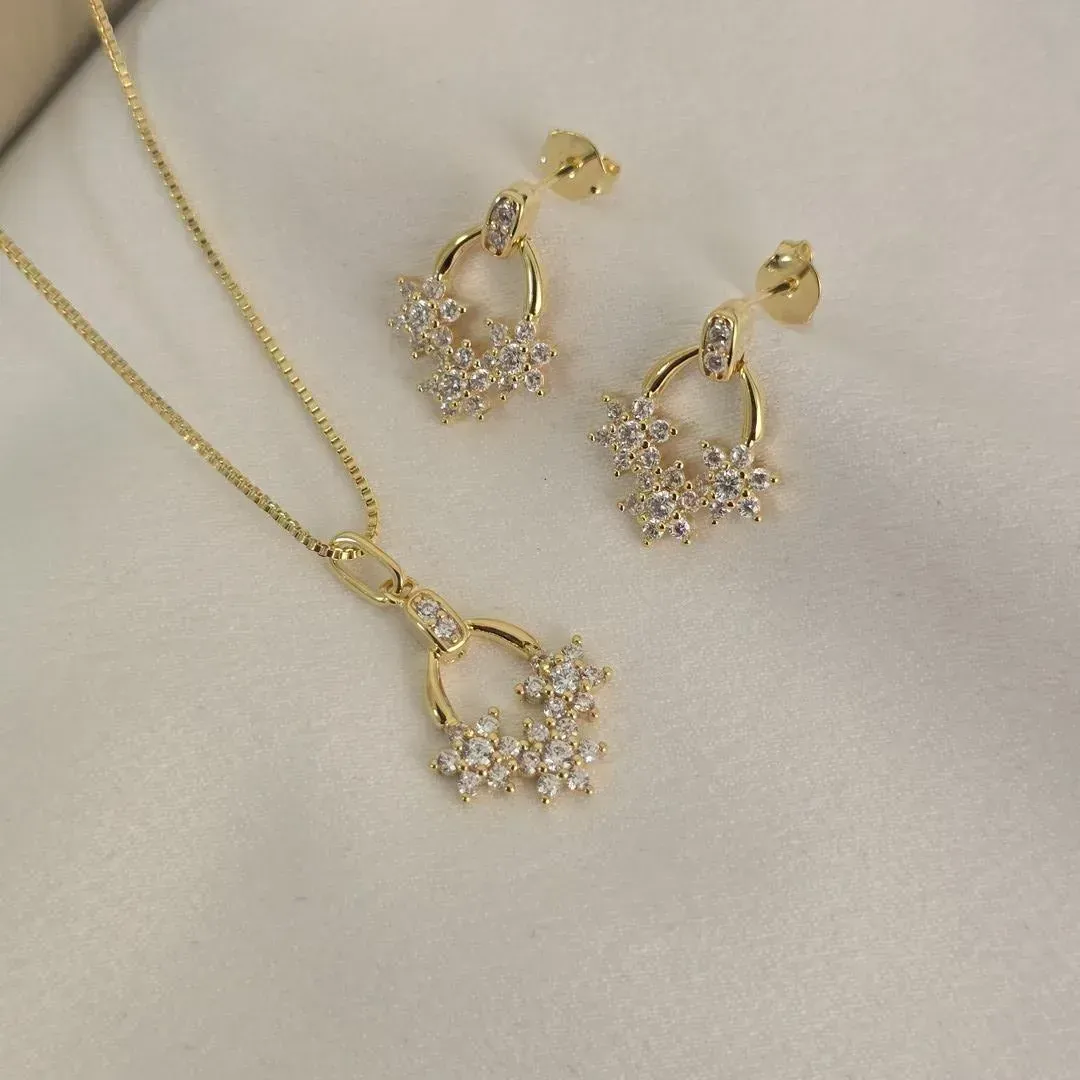 Conjunto Delicado Flores Zircônia