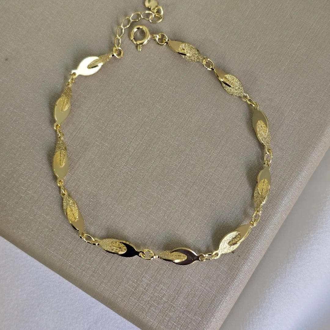Pulseira Delicada Lisa Detalhada