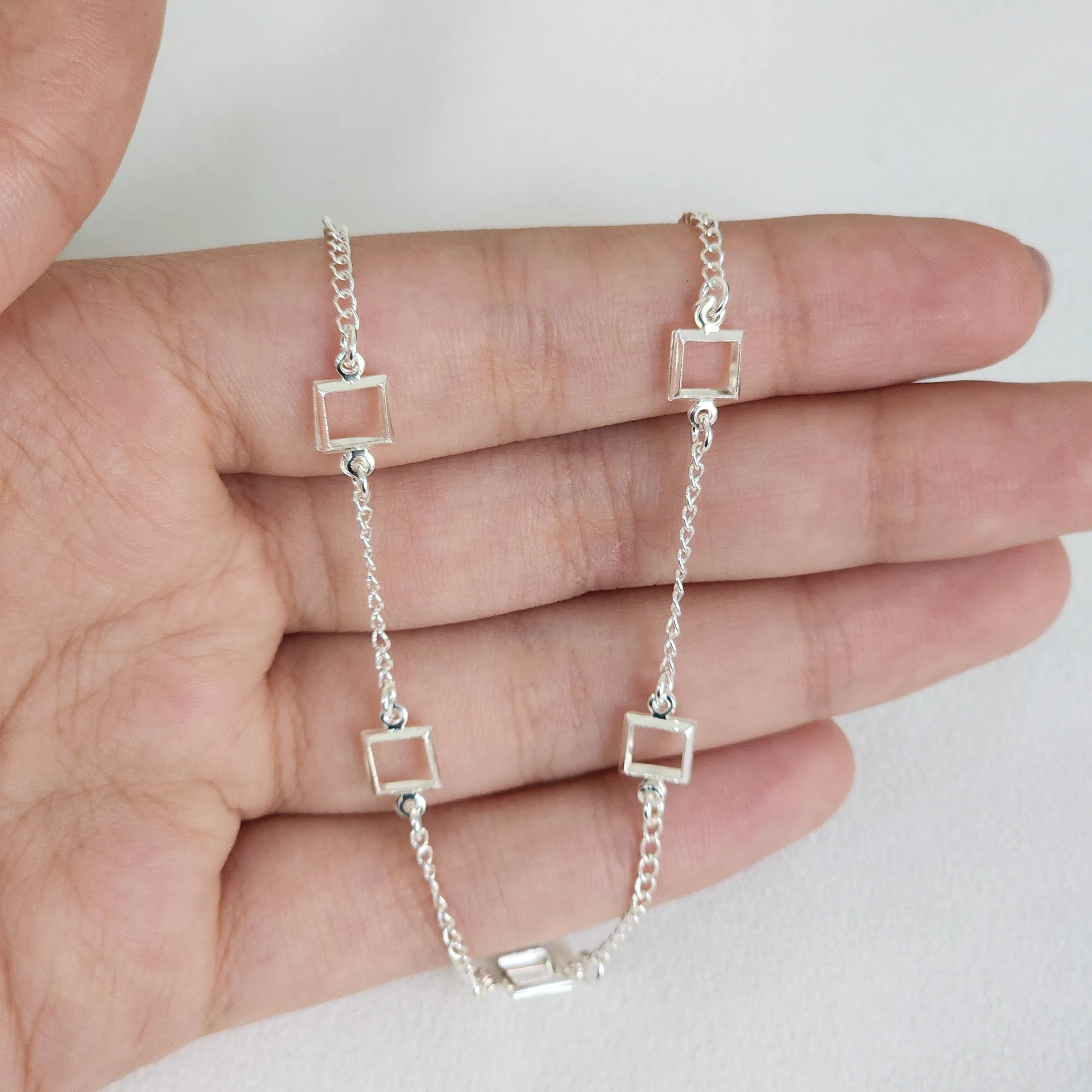 Colar Choker Vazado Delicado
